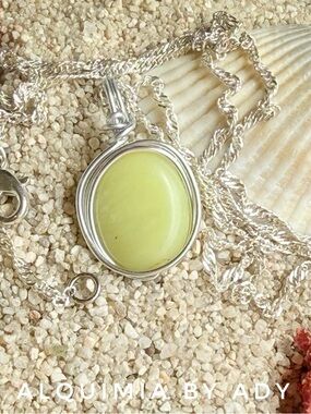 Alquimia Silver Necklace with Light Green JADE Oval Stone Pendant